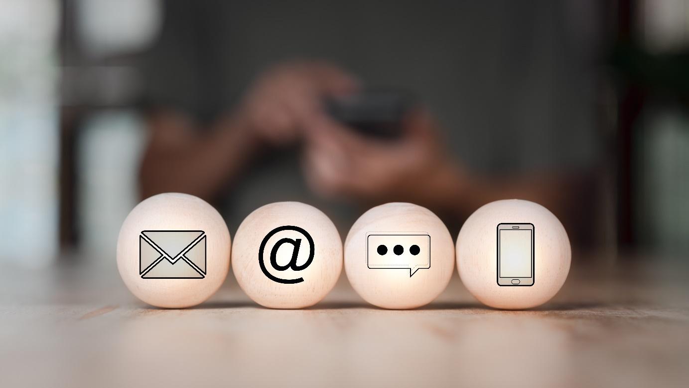 Wat zijn interne communicatiemiddelen?